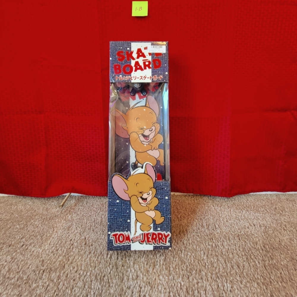 RARE: Tom & Jerry skateboard
